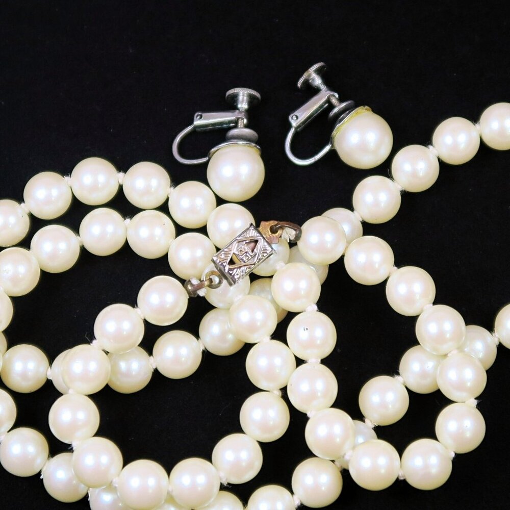Vintage Faux Pearl Necklace & Clip-On Earrings Set  Mid-Century Jewelry - Picture 3 of 7